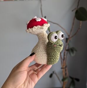 Crochet Mushroom Snail